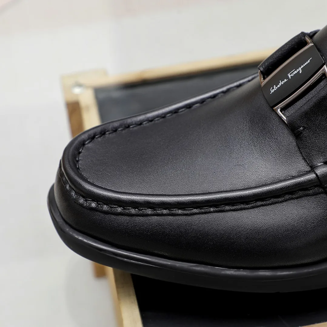Men's shoes 💰440 🔥 Ferragamo's new men's casual slip-on shoes 🇨🇳 Official website original 1:1 mold, original quality 💯 fine workmanship, high-end luxury ☘ The upper is made of imported Italian first-layer cowhide 🌴 Luxurious water dyeing 🐂 Leather lining 🍓 Rubber wear-resistant and non-slip outsole, breathable and comfortable to wear 🍍 The first choice for high-grade men, black is optional! Code number 38-45……